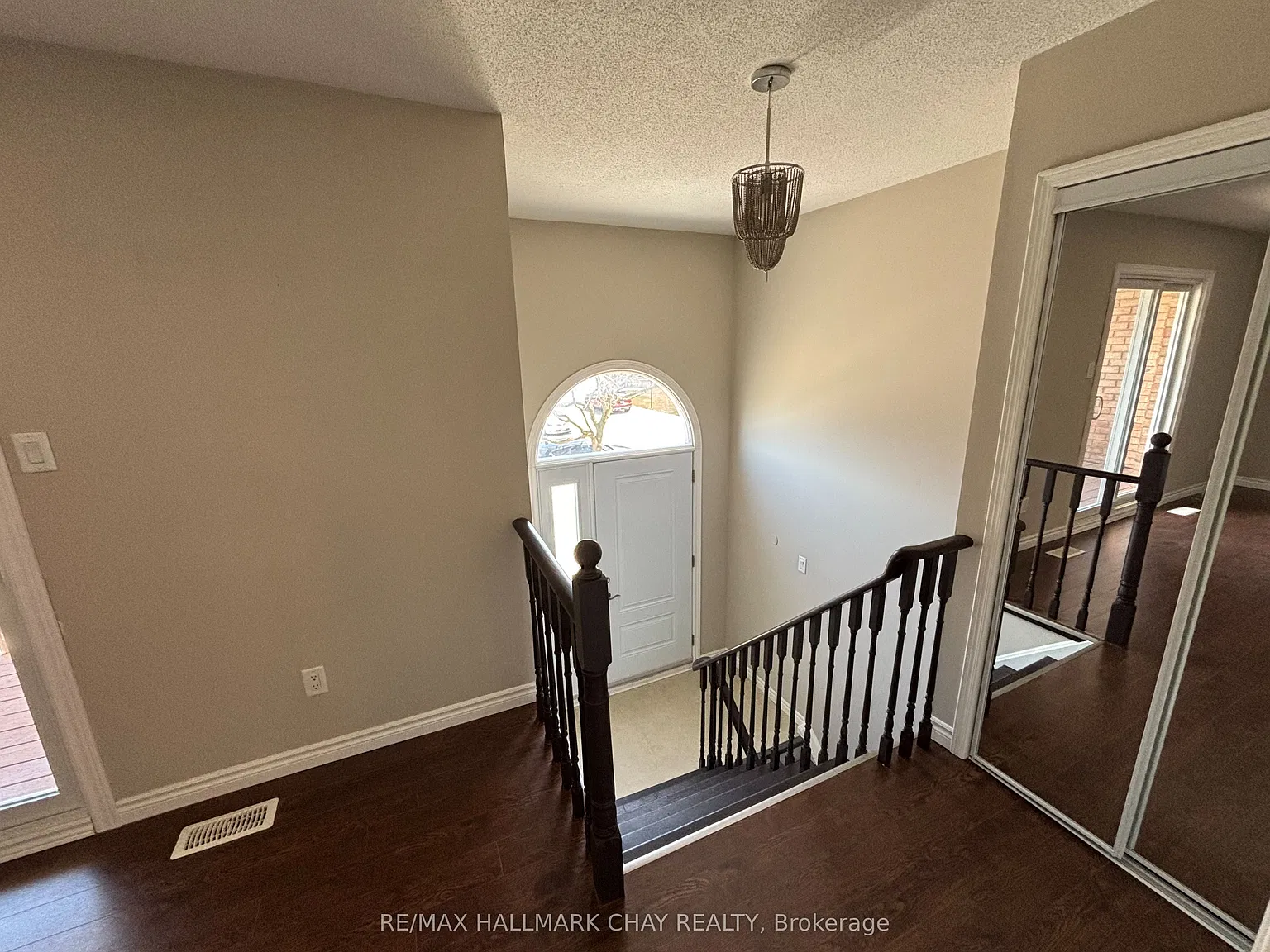 3 bed, $2,300 — Photo 4