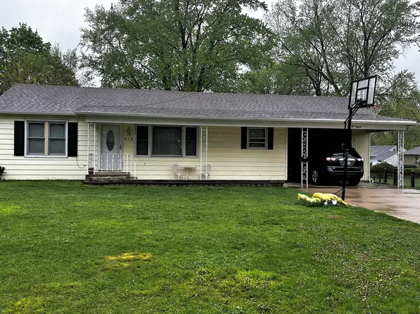 415 S Genoa St, Genoa, IL 60135