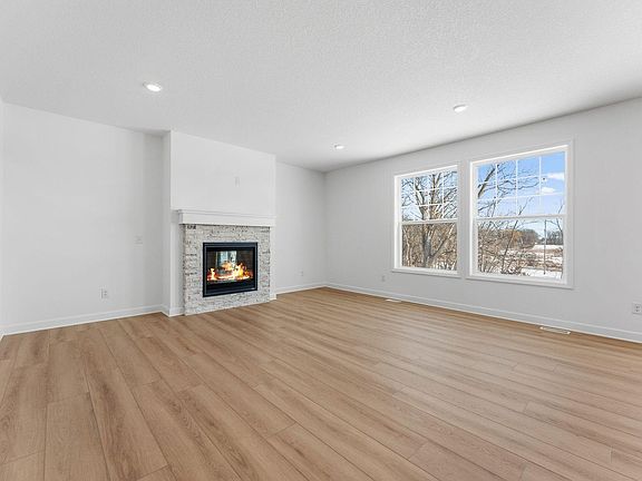 5th image of 19981 68th Pl