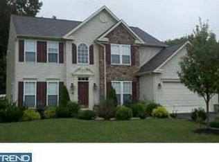 335 Forbes Dr, Vineland, NJ 08360