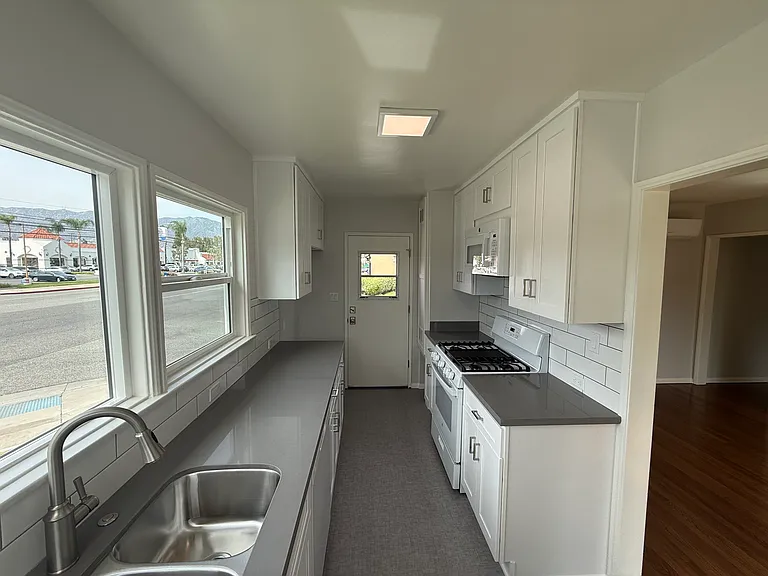 1200 W Alameda Ave #1200 — Photo 4