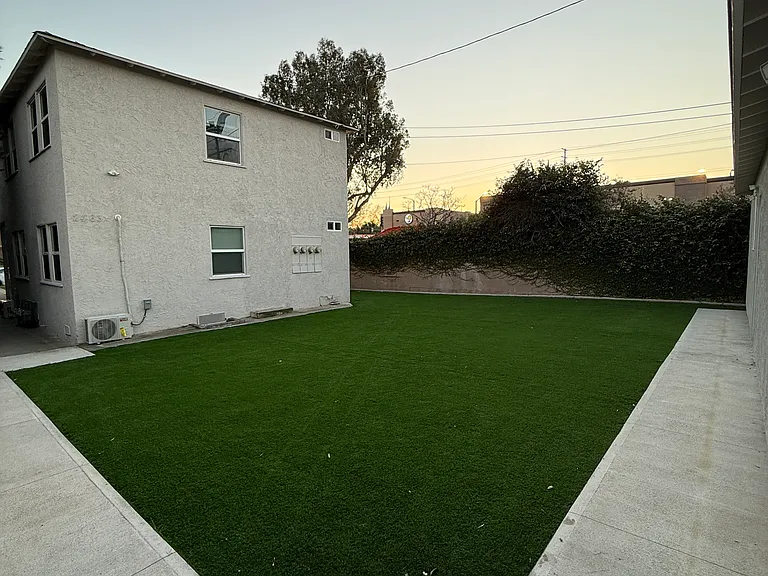 2465 Torrance Blvd — Photo 45