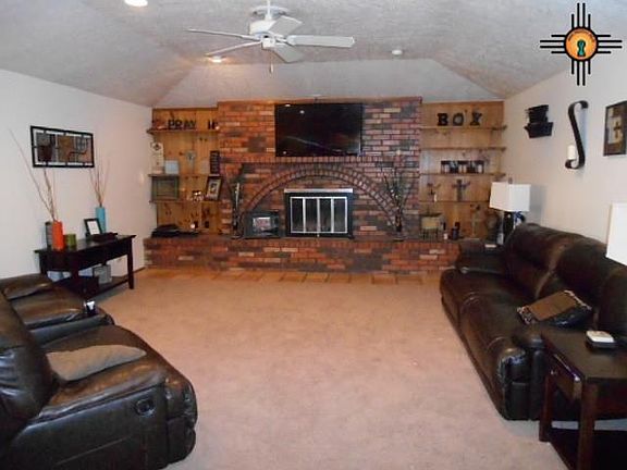 3rd image of 921 W Jicarilla Dr