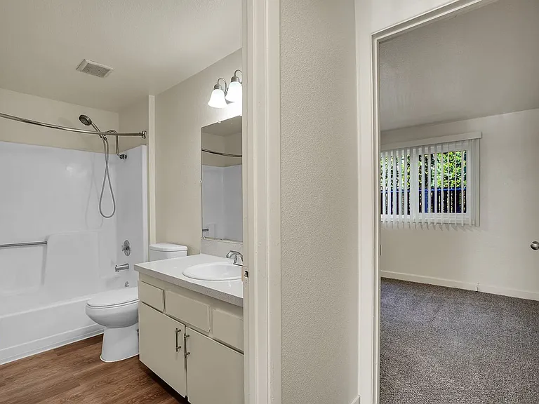 Garden Court Apts. — Photo 10