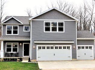 8547 Warner Rd, Saline, MI 48176