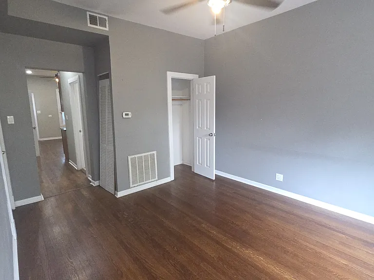 1332 W Barry Ave #2 — Photo 5