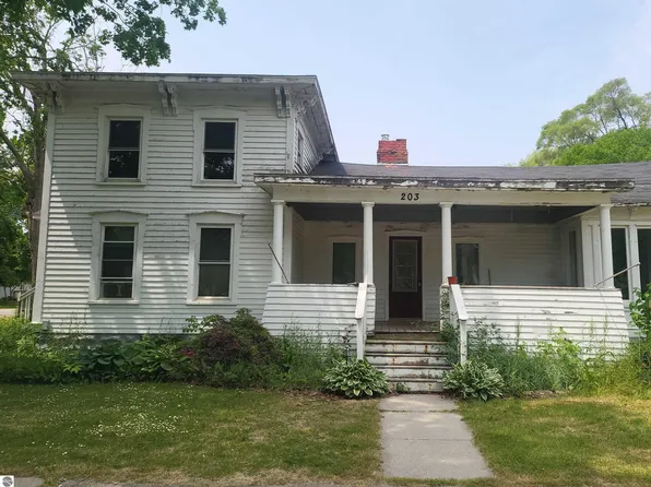 203 N Delaware St, Saint Louis, MI 48880