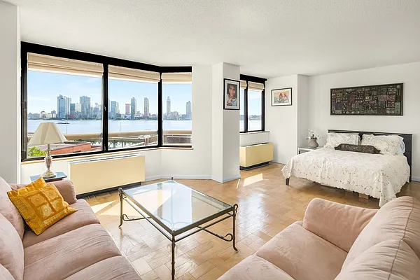 Rented by Compass | media 14