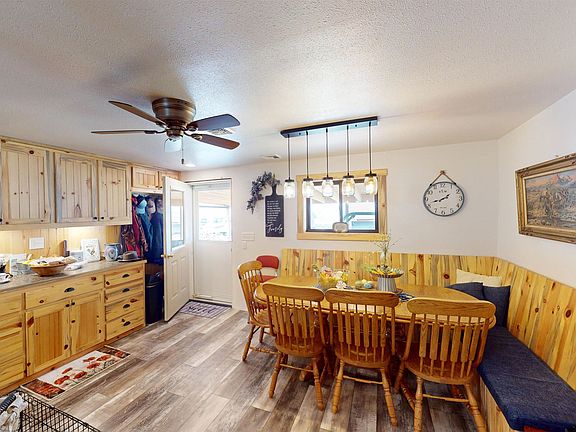3rd image of 865 Paradise Valley Rd