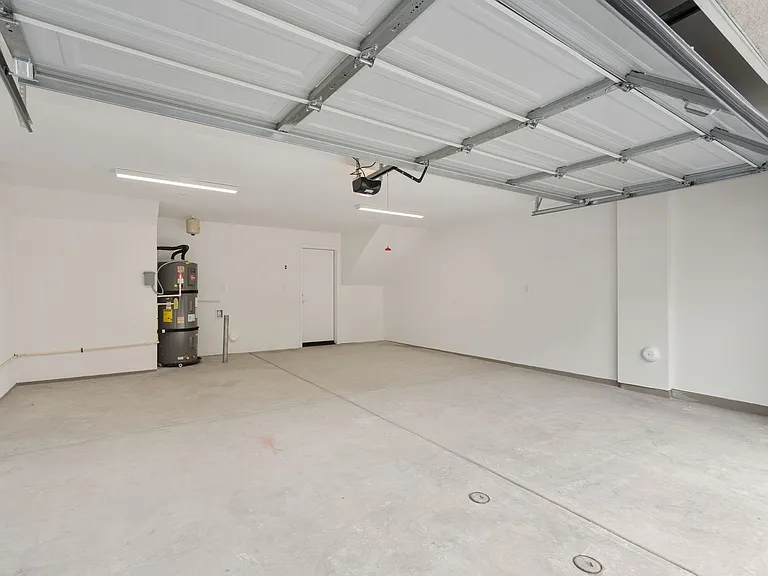 138 S Gardenia — Photo 10