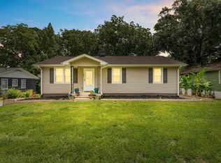 520 Ridgewood Dr, Greer, SC 29651