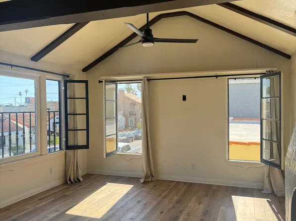 219 Corona Ave #B, Long Beach, CA 90803