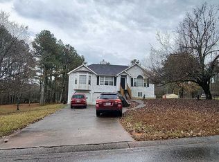 29 Camden Woods Dr NW, Cartersville, GA 30121