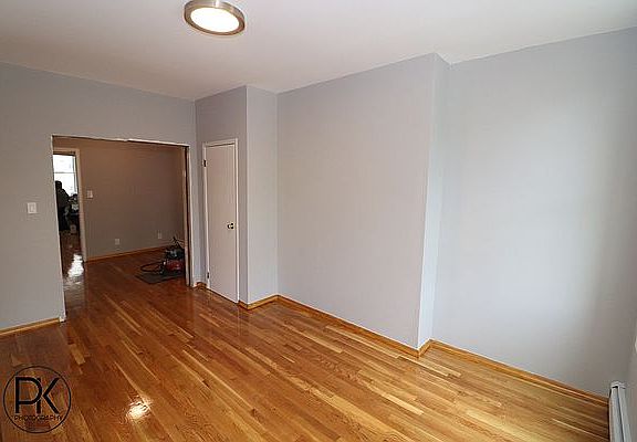 3rd image of 658 Humboldt St Floor 2