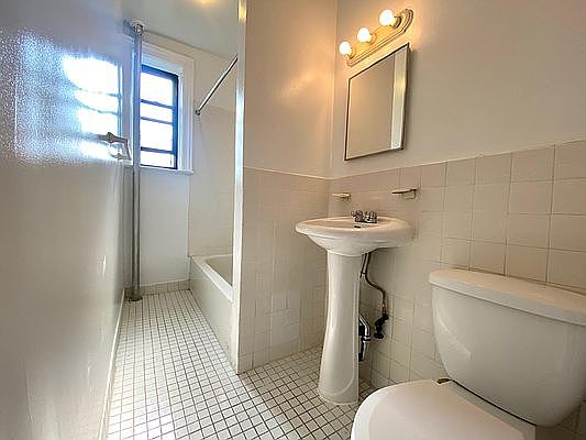 5th image of 89 Crooke Ave APT 5H