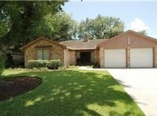 809 Driftwood St, League City, TX 77573