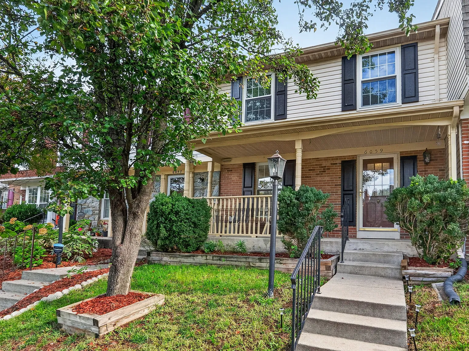 4 bed, 3.5 bath, 1280 sqft, $3,850 — Photo 1
