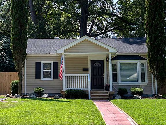 3rd image of 835 Brentwood Dr