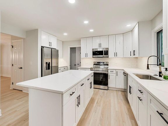 5th image of 251 Perth Rd