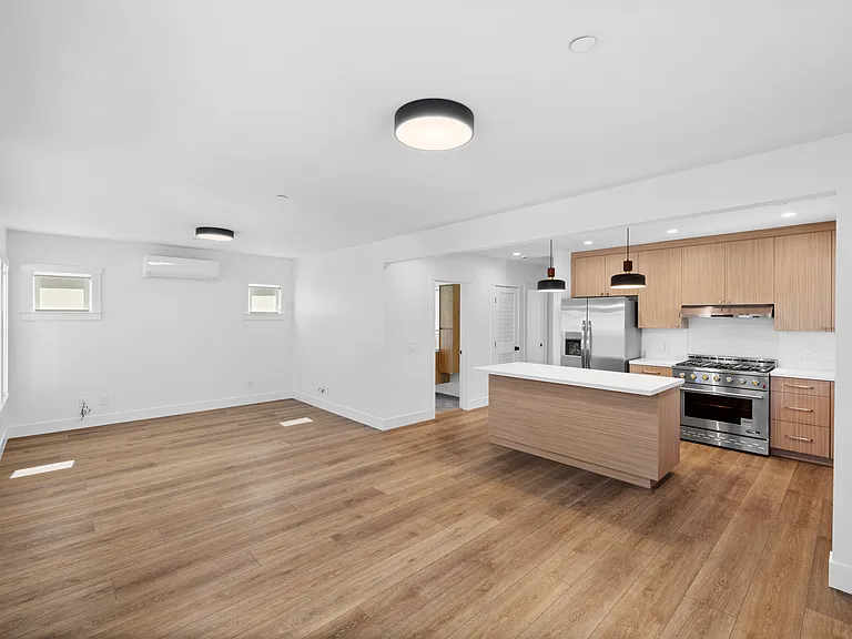 26A Mariposa Ave — Photo 11