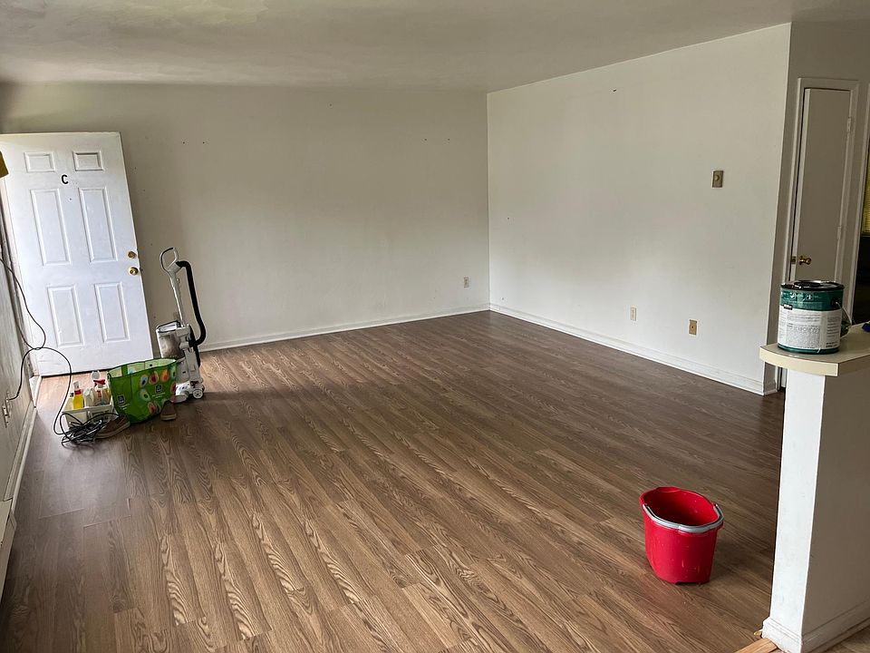 1st image of 826 Washington Ave APT C
