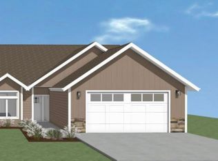 818 4th Ave NW, Waukon, IA 52172