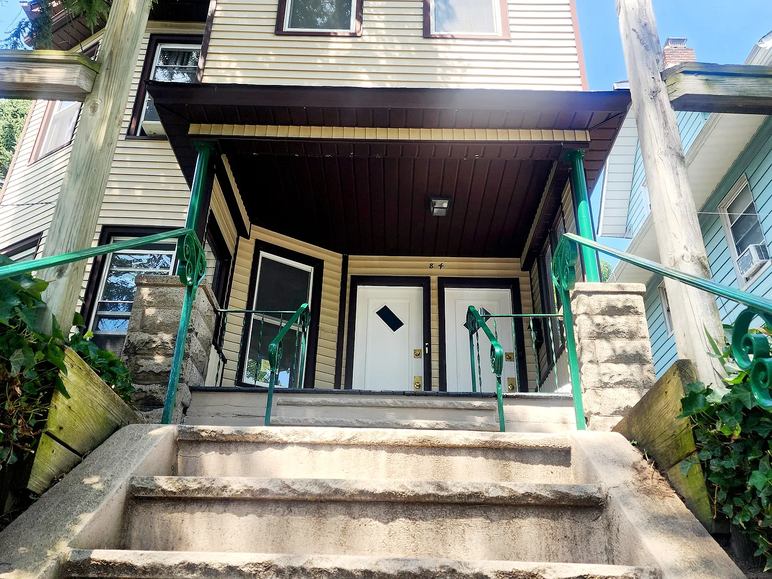 3 bed, $2,250 — Photo 1