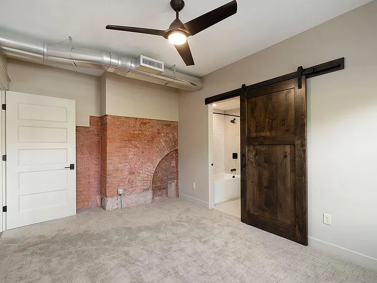 Salt Lake Costume Apartments — Photo 16