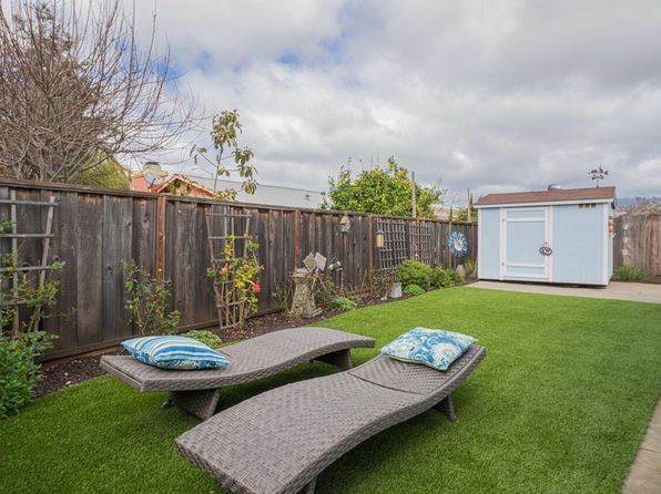 11 Manzano Cir, Salinas, CA 93905