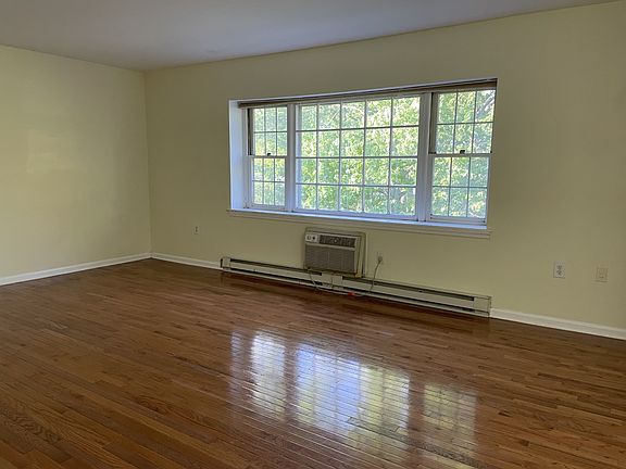4th image of 6B Lakeside Dr #6B