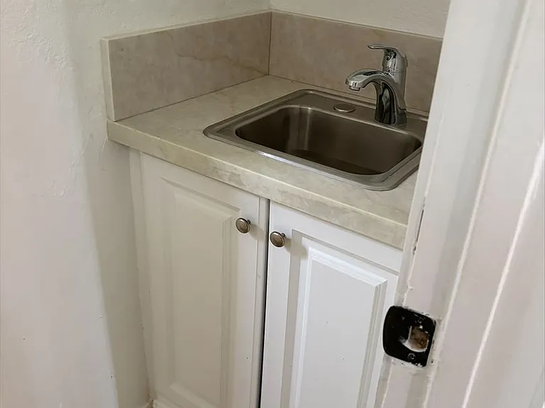 842 Alamitos Ave — Photo 35