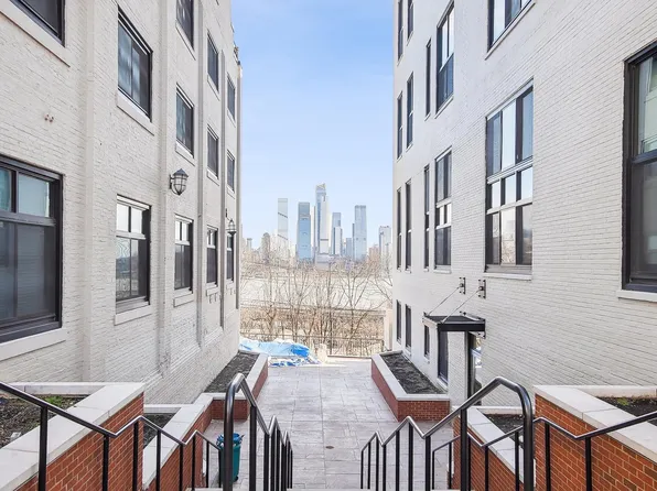 518 Gregory Ave APT A202, Weehawken, NJ 07086