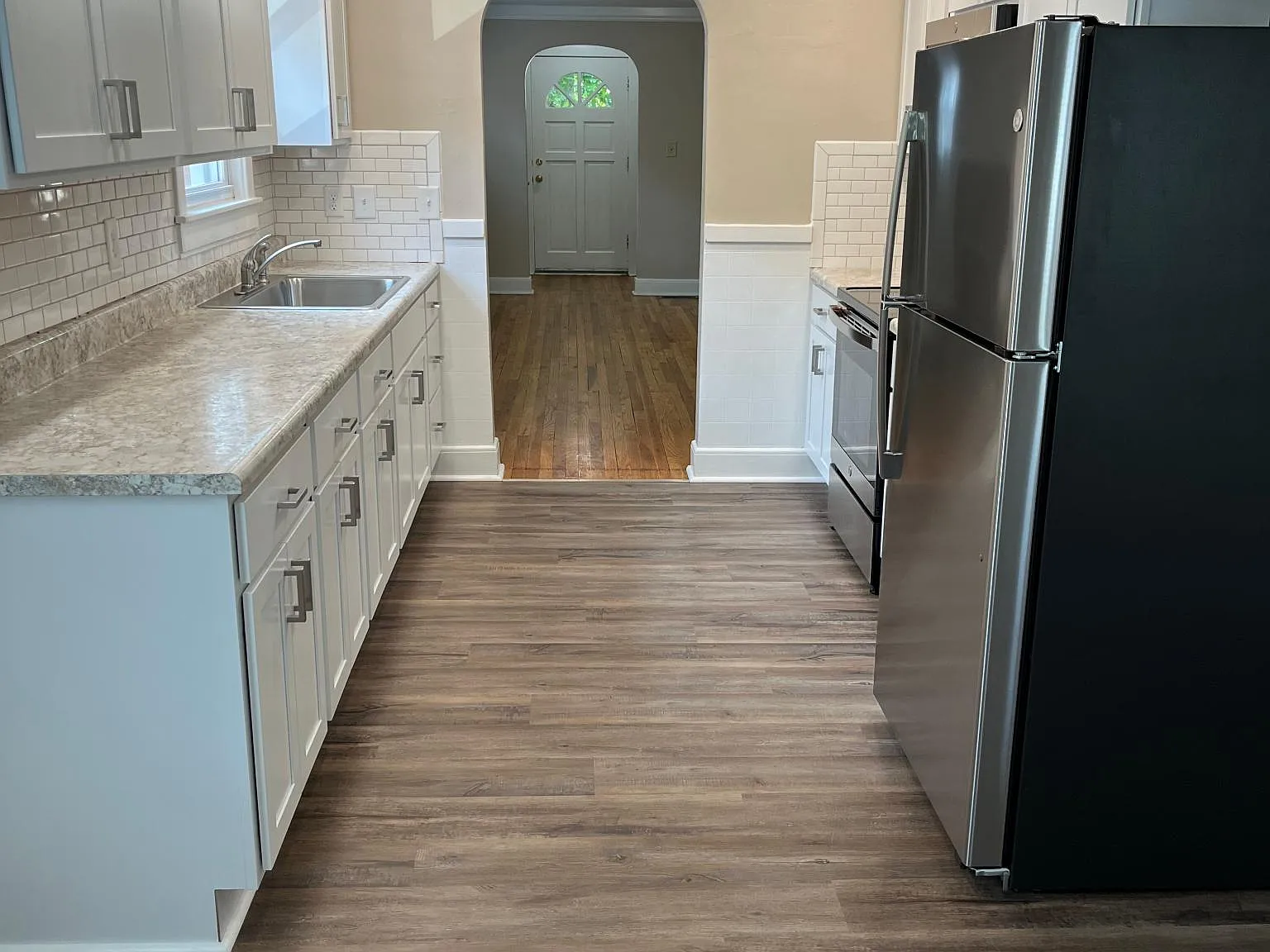 2 bed, 1100 sqft, $1,300 — Photo 4