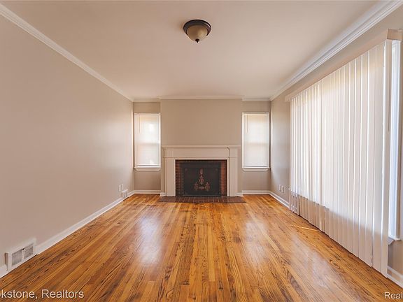 3rd image of 230 Allen St