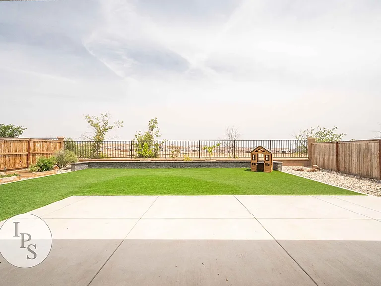 4299 Vineyard Dr — Photo 43