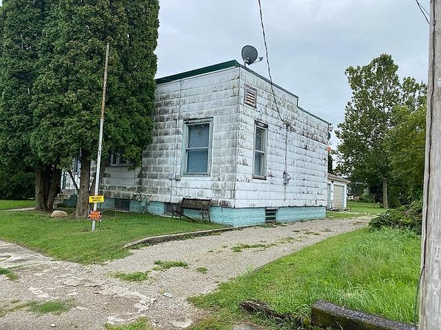 1st image of 933 Woodlawn Ave