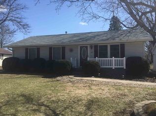 323 School St, Cambridge, IL 61238