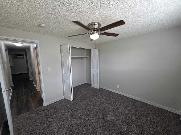 Sunstone Apartments — Photo 30