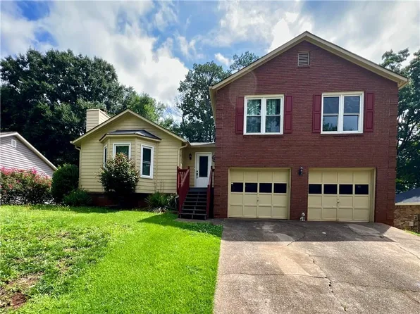 440 Hunters Cove Ct, Lawrenceville, GA 30044