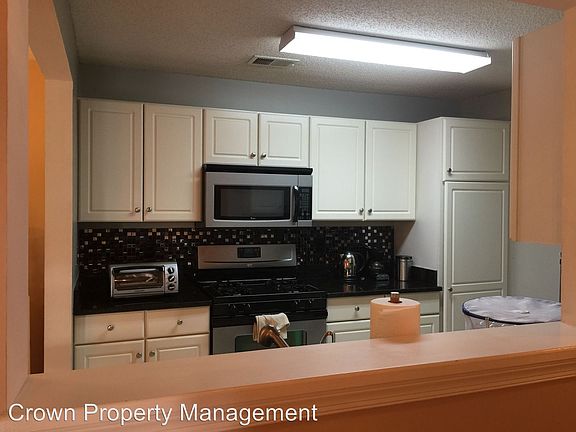 5th image of 10024 Vanderbilt Cir APT 5