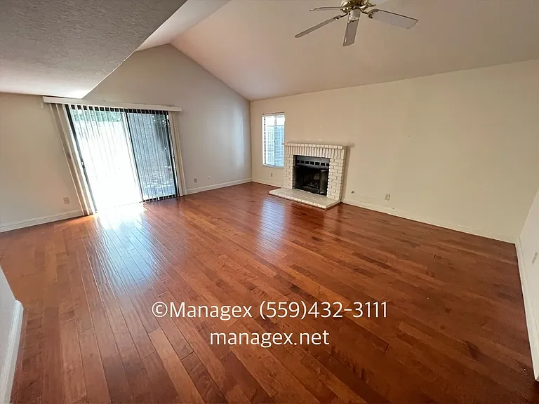 473 E Alluvial Ave — Photo 2