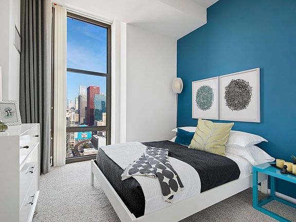 4th image of 8 E 9th St APT 1408