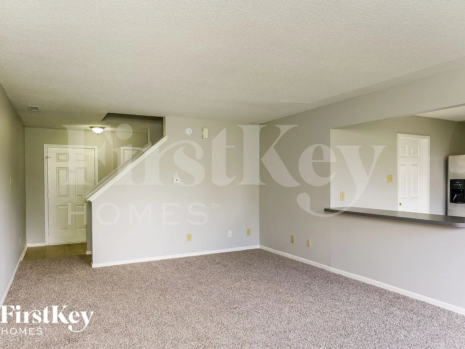 3 bed, 2.0 bath, 1588 sqft, $1,900 — Photo 2