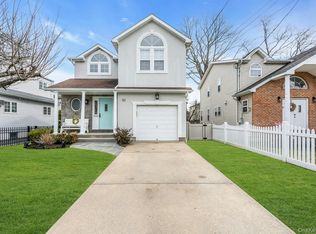 52 Edgewood Road, Port Washington, NY