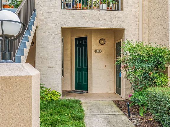2nd image of 1204 Royal Troon Ln