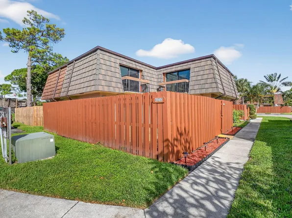 4023 Palm Bay Circle #D, West Palm Beach, FL 33406