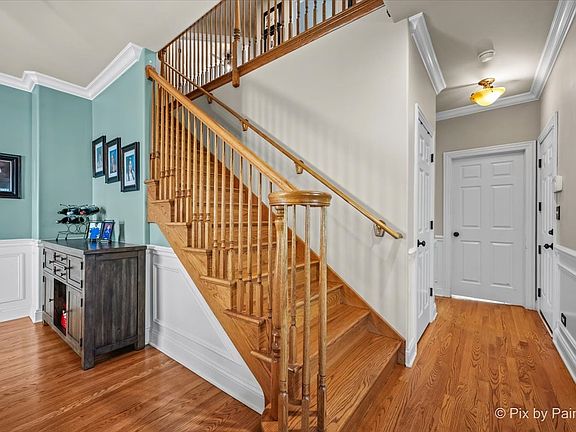 3rd image of 137 Oak Ave