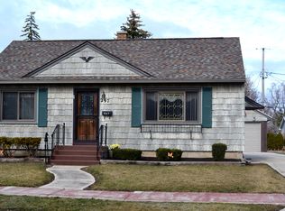297 18th St, Fond Du Lac, WI 54935
