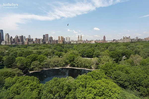 Sold by Sotheby's International Realty | media 1