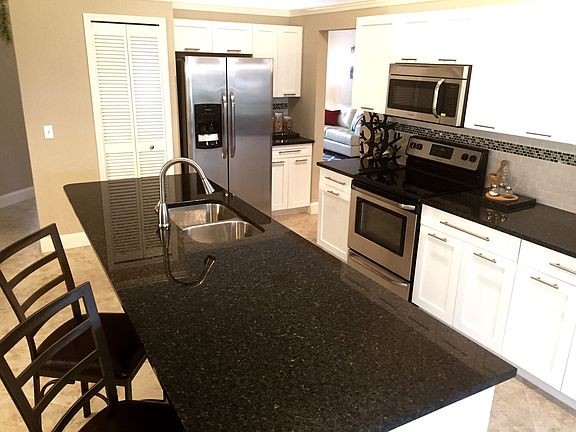 4th image of 3511 SE Hyde Cir